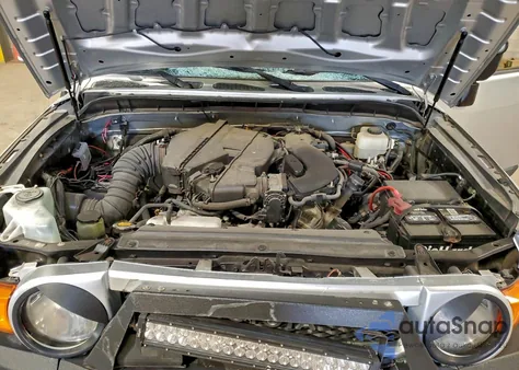 2007 Toyota Fj Cruiser z USA, uszkodzony, nr VIN JTEBU11F070088155